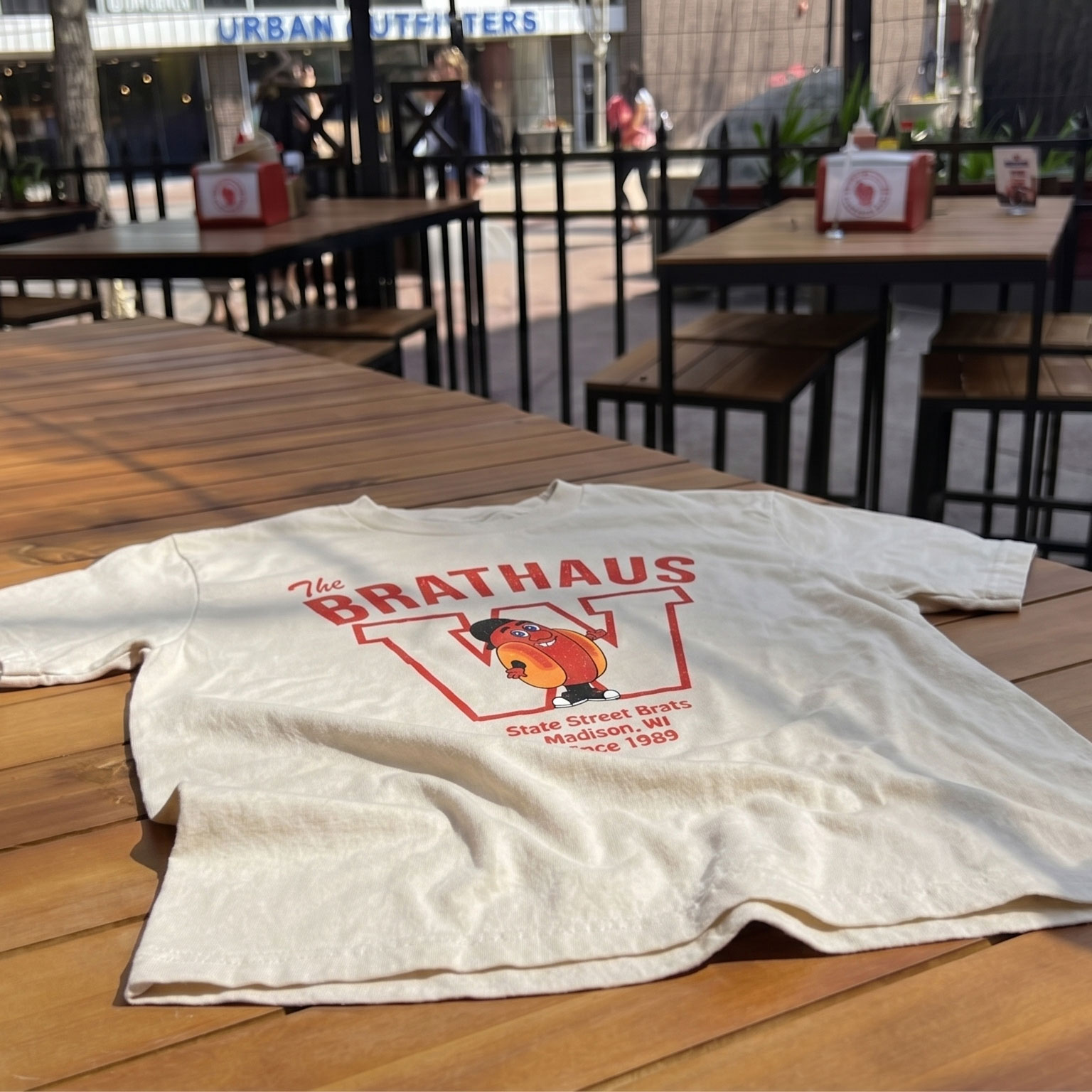Bratman W Tee